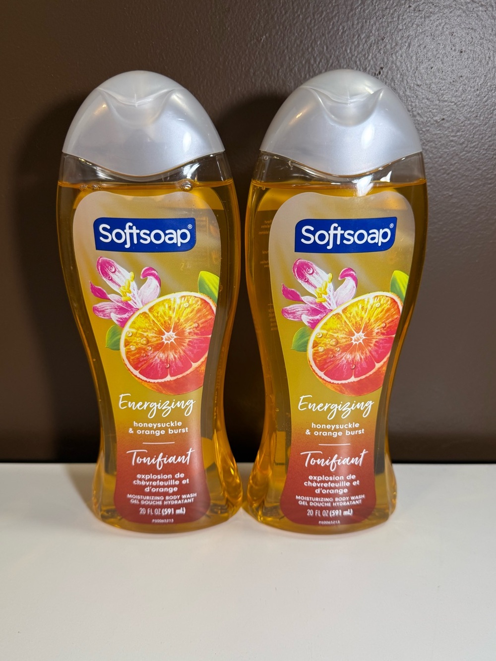 2 PACK Softsoap Energizing Body Wash, Honeysuckle & Orange Burst, 20 oz, NEW